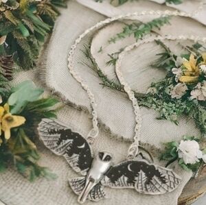 MODCLOTH HARRY POTTER HEDWIG OWL NECKLACE